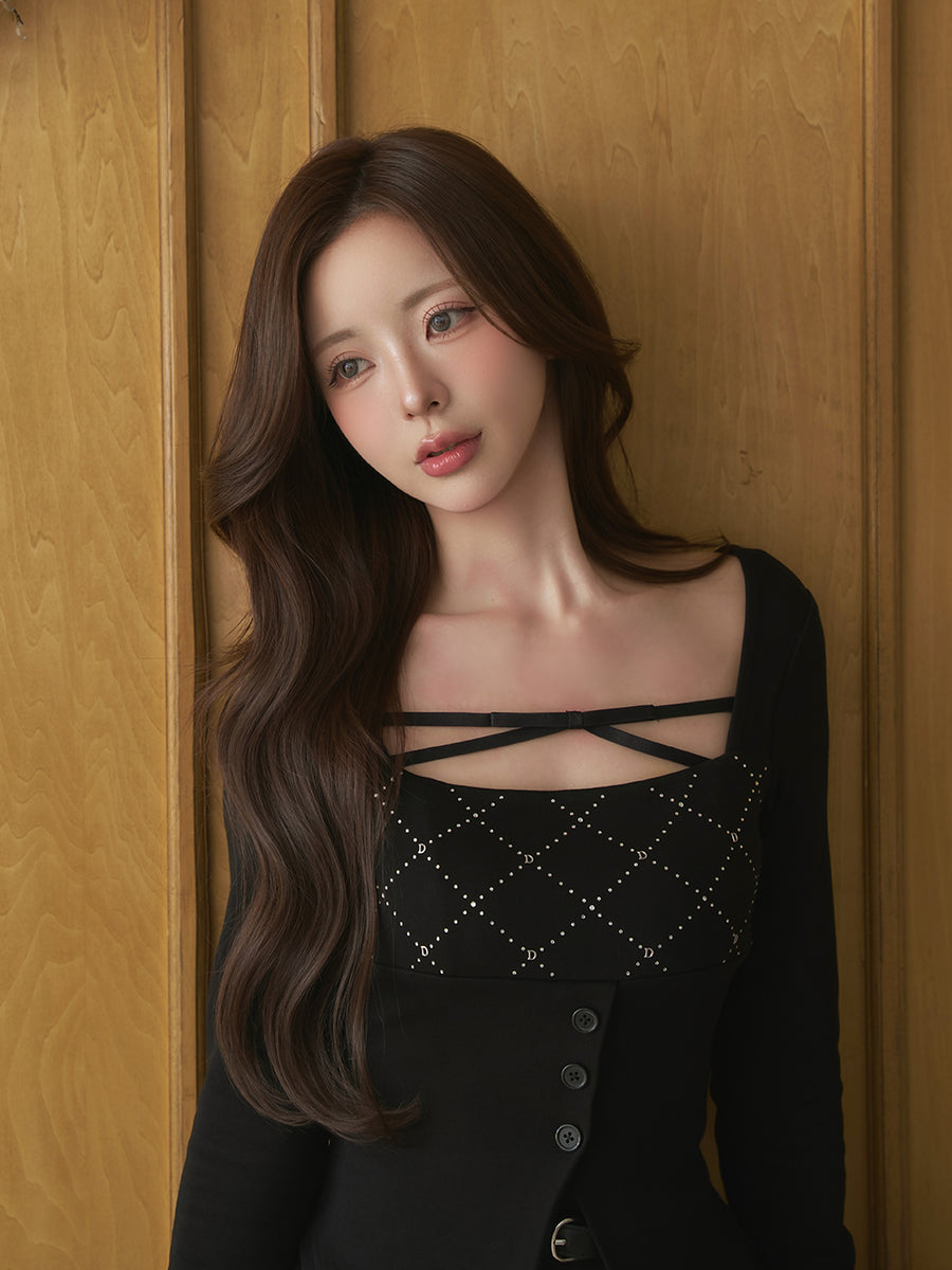 モデル：158cm（着用サイズ：FREE　着用カラー：BLK）