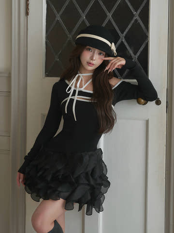 モデル：158cm（着用サイズ：FREE　着用カラー：BLK）