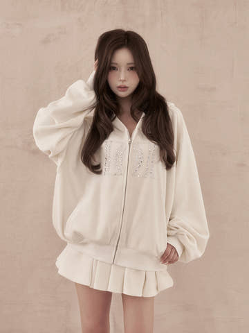 モデル：158cm（着用サイズ：FREE　着用カラー：WHT）