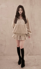 モデル：158cm（着用サイズ：FREE　着用カラー：BEG）