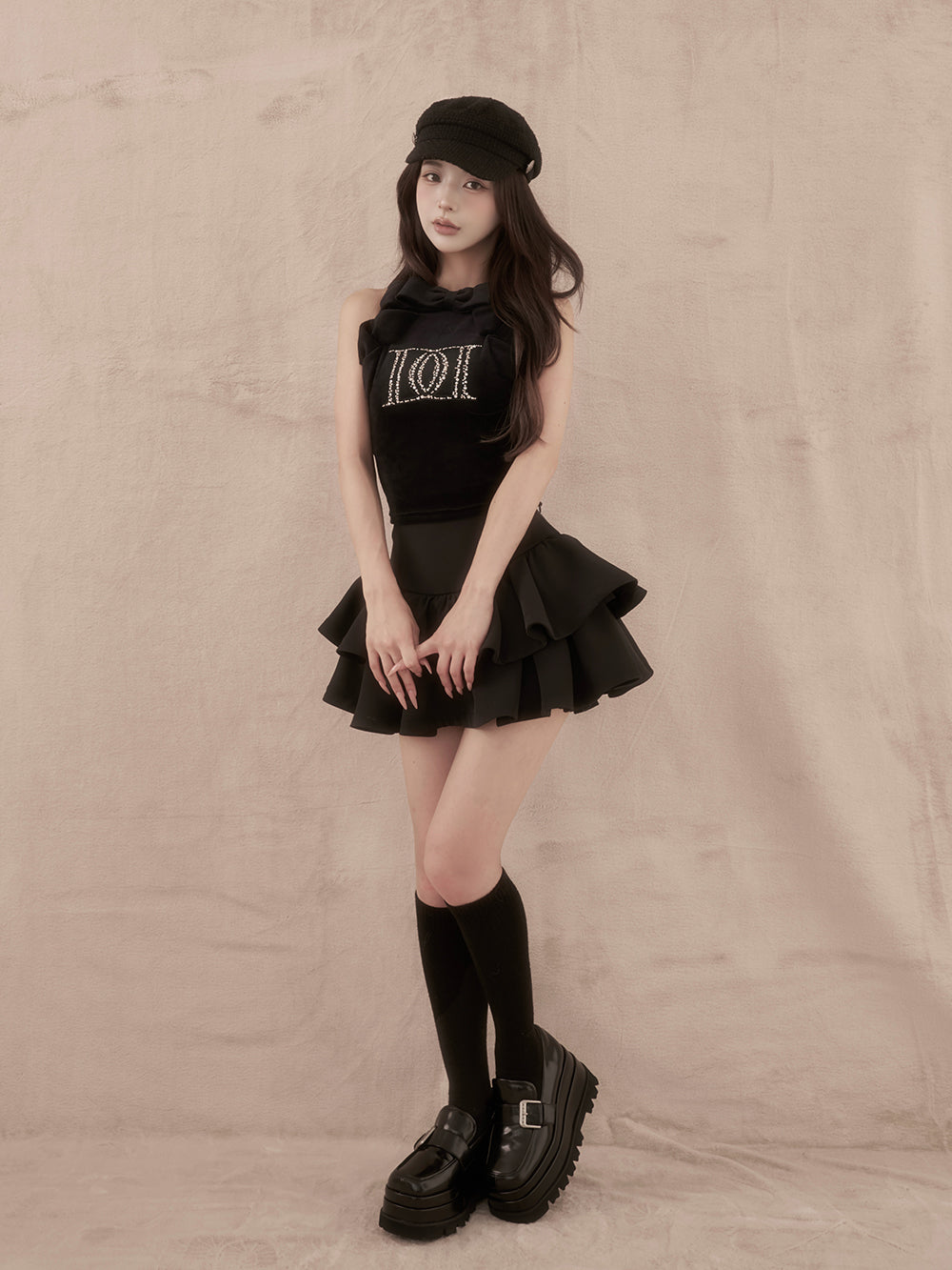 モデル：158cm（着用サイズ：FREE　着用カラー：BLK）