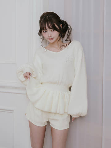 モデル：158cm（着用サイズ：FREE　着用カラー：WHT）