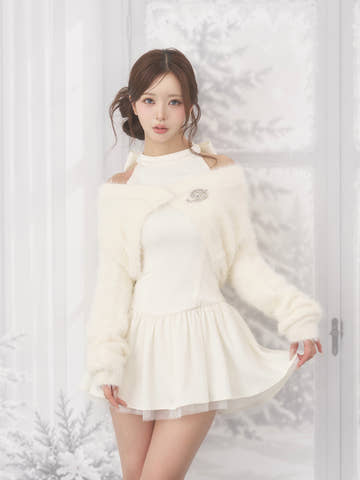 モデル：158cm（着用サイズ：FREE　着用カラー：IVO）