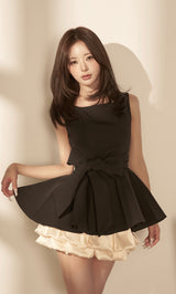 モデル：158cm（着用サイズ：FREE　着用カラー：BLK）