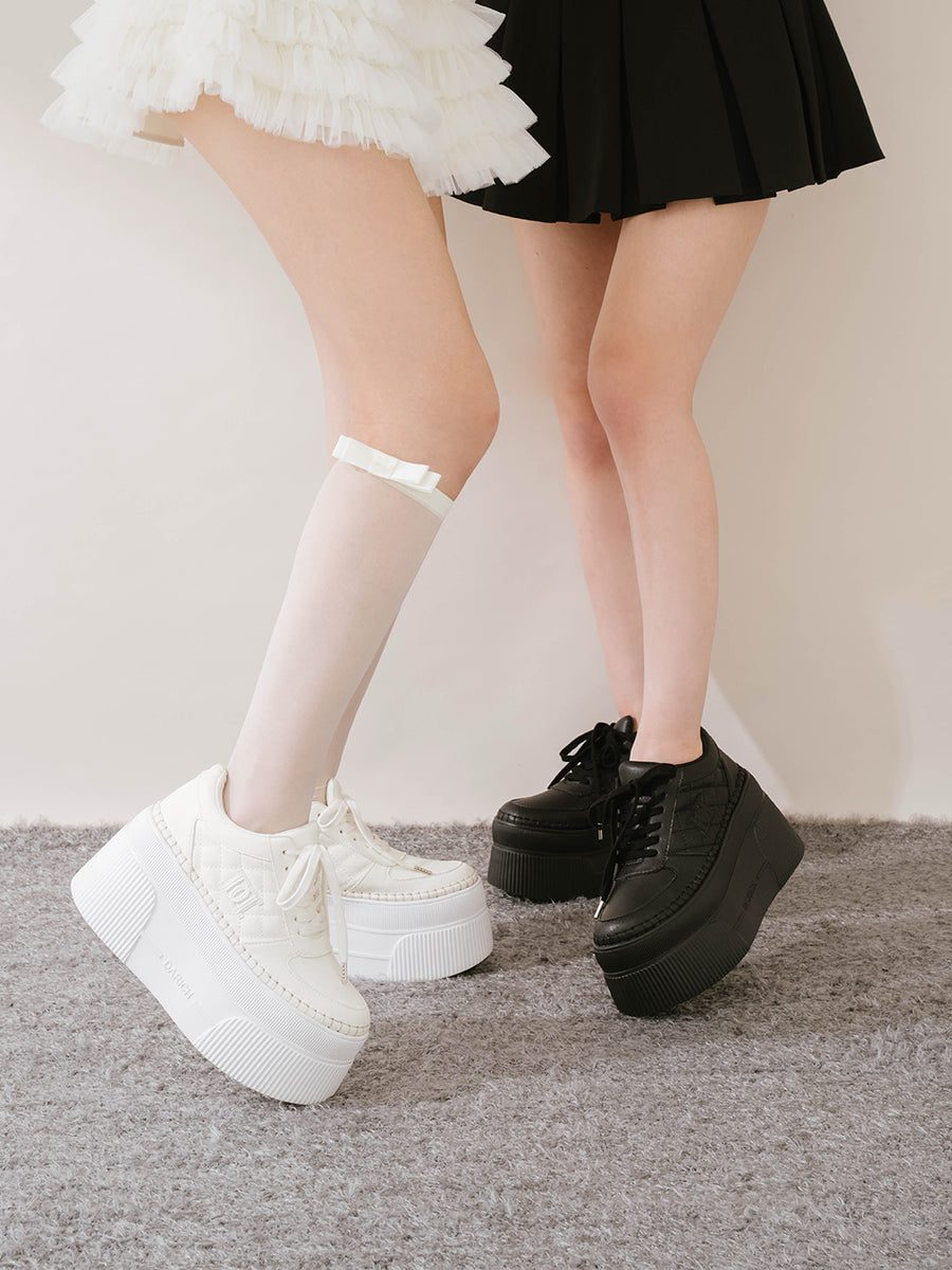 サイズ：M　カラー：WHT/BLK