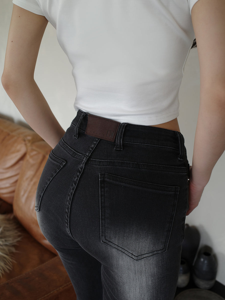 モデル：158cm（着用サイズ：S　着用カラー：BLK）
