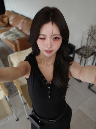 モデル：158cm（着用サイズ：FREE　着用カラー：BLK）