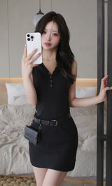 モデル：158cm（着用サイズ：FREE　着用カラー：BLK）