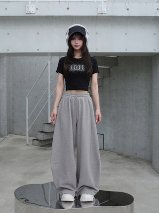 モデル：158cm（着用サイズ：FREE　着用カラー：GRY）