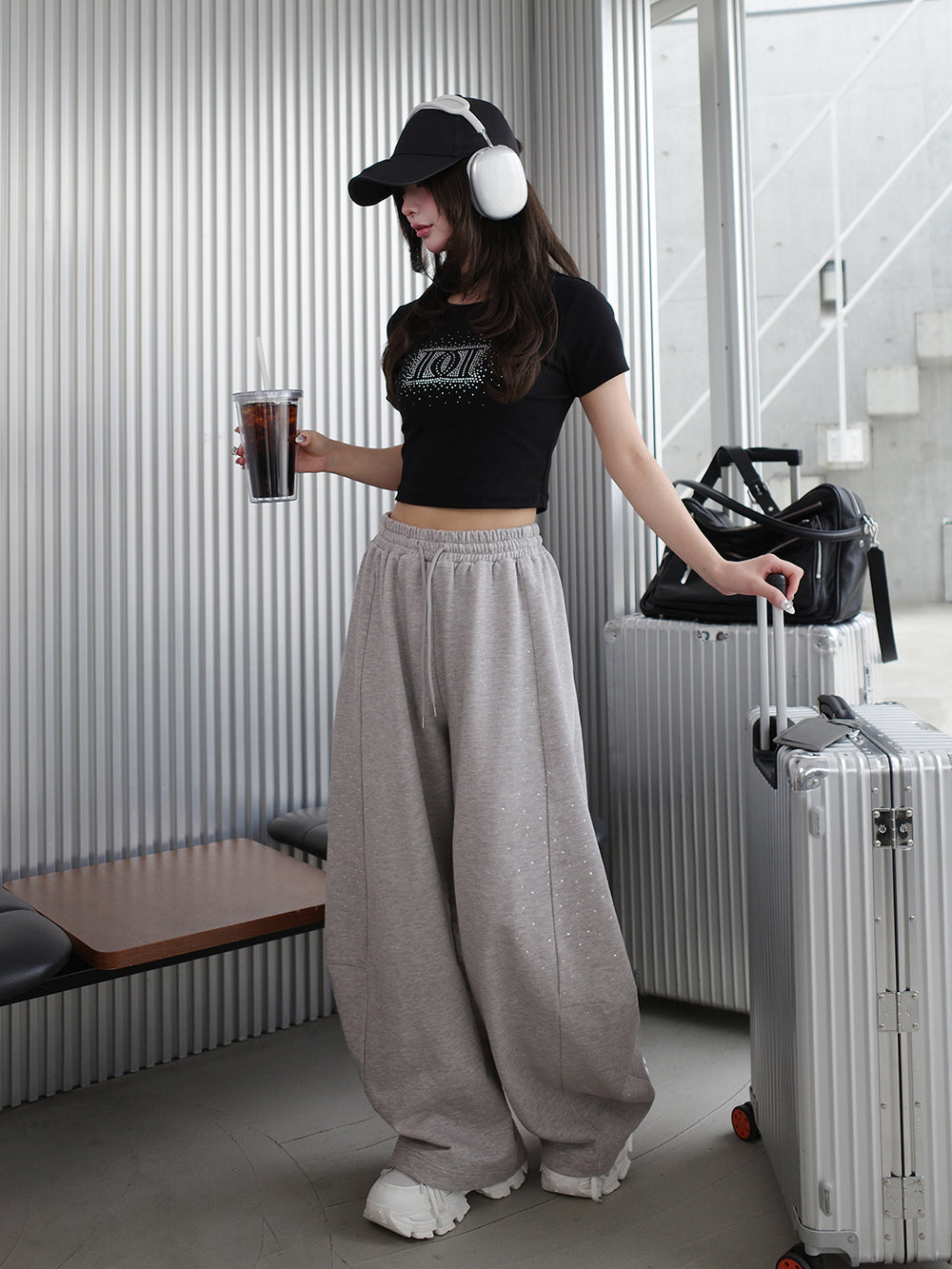 シャイニーバレルスウェットパンツ