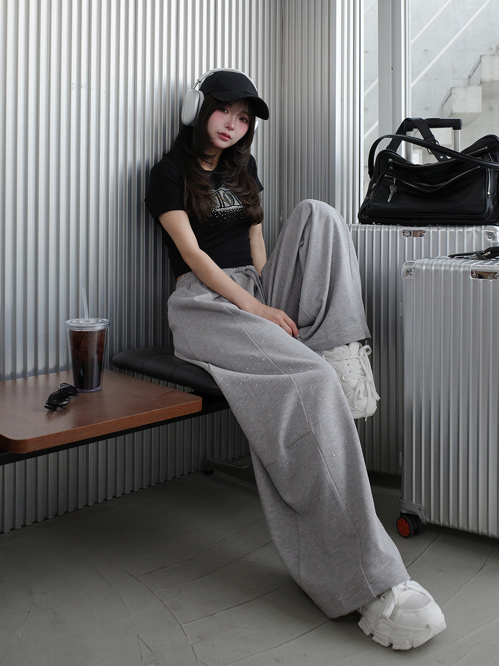 シャイニーバレルスウェットパンツ