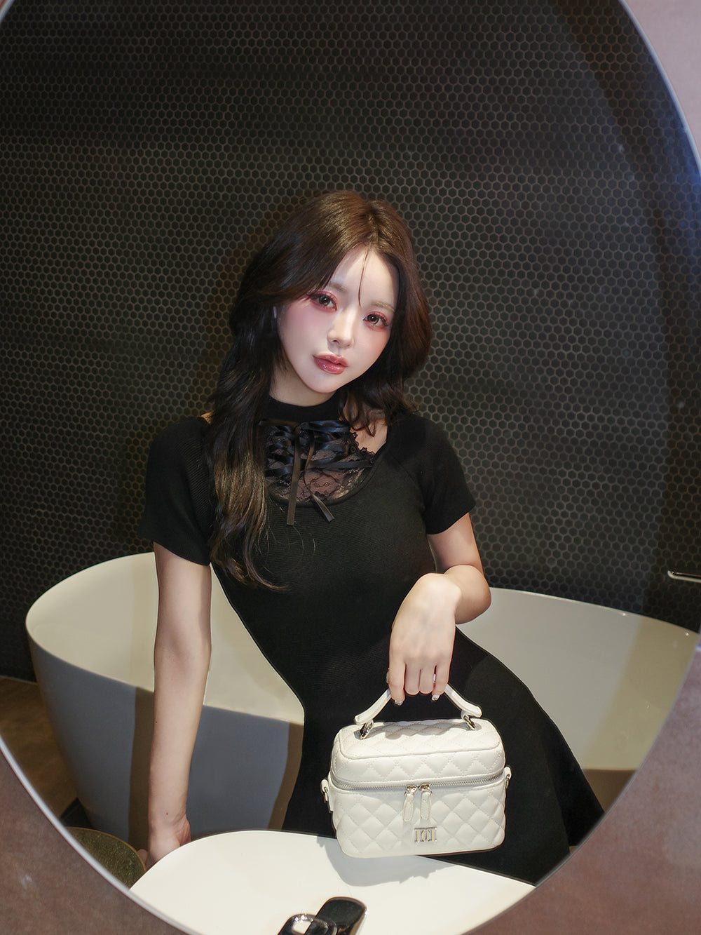 モデル：158cm（着用サイズ：FREE　着用カラー：BLK）