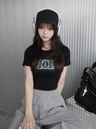 モデル：158cm（着用サイズ：FREE　着用カラー：BLK）