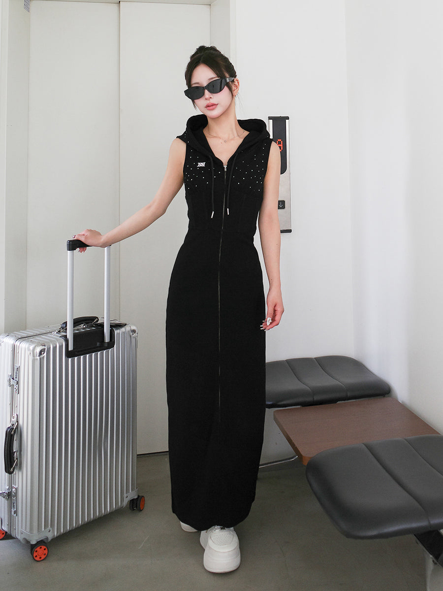 モデル：158cm（着用サイズ：FREE　着用カラー：BLK）