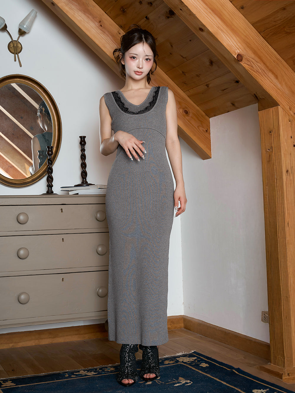 モデル：158cm（着用サイズ：FREE　着用カラー：GRY）
