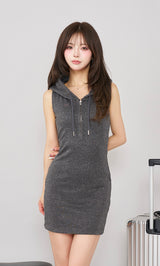 モデル：158cm（着用サイズ：FREE　着用カラー：C-GRY）