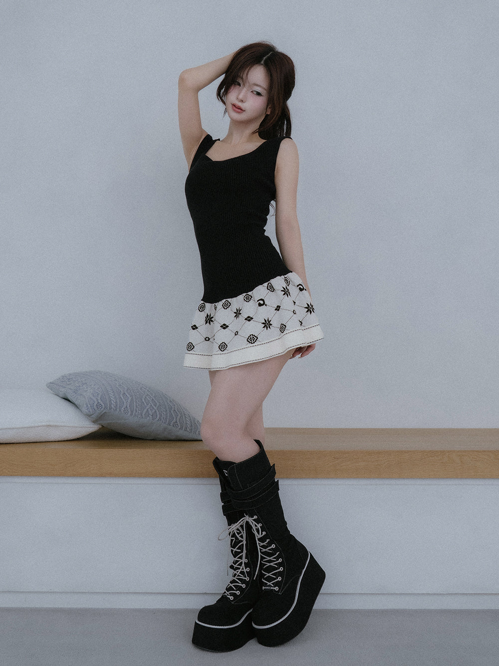 モデル：158cm（着用サイズ：FREE　着用カラー：WHT）