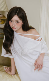 ワンショルダーグラフィックビッグTシャツ