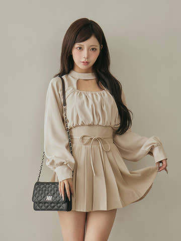 モデル：158cm（着用サイズ：FREE　着用カラー：IVO）