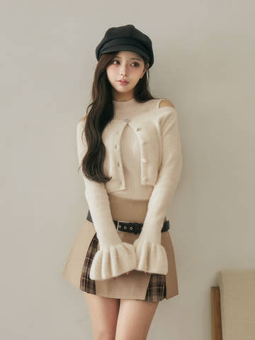 モデル：158cm（着用サイズ：FREE　着用カラー：IVO）