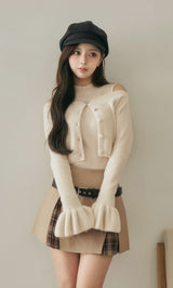 モデル：158cm（着用サイズ：FREE　着用カラー：IVO）