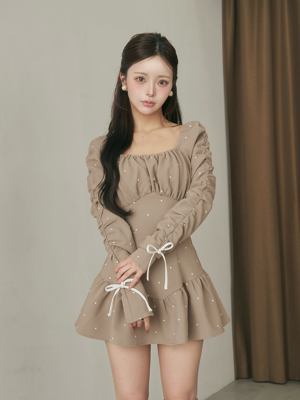 スクエアネックギャザーミニワンピース