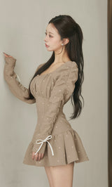 モデル：158cm（着用サイズ：FREE　着用カラー：BEG）