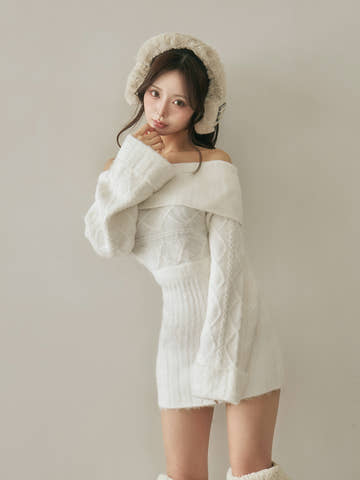 モデル：158cm（着用サイズ：FREE　着用カラー：WHT）