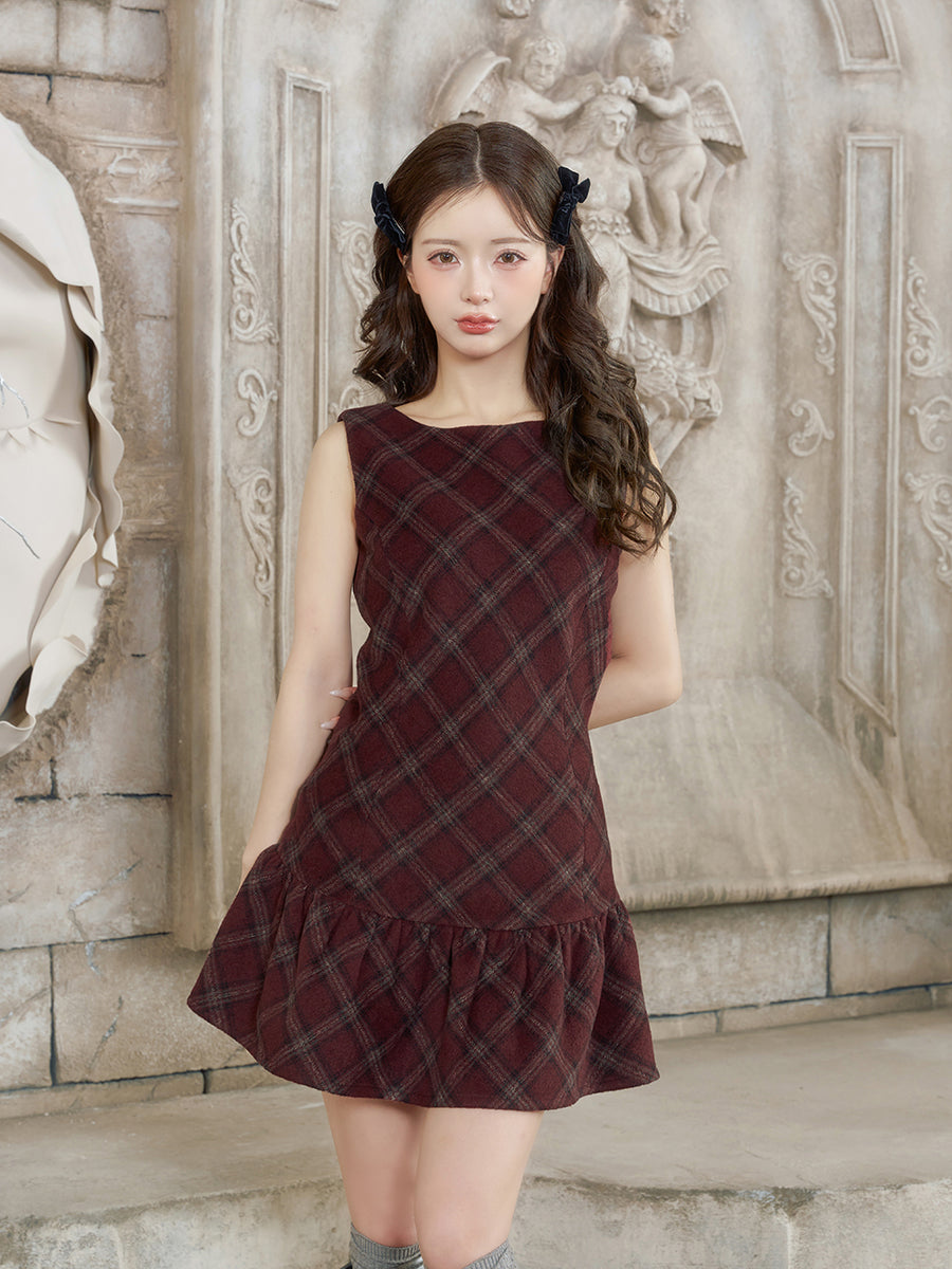 モデル：158cm（着用サイズ：FREE　着用カラー：BRD）