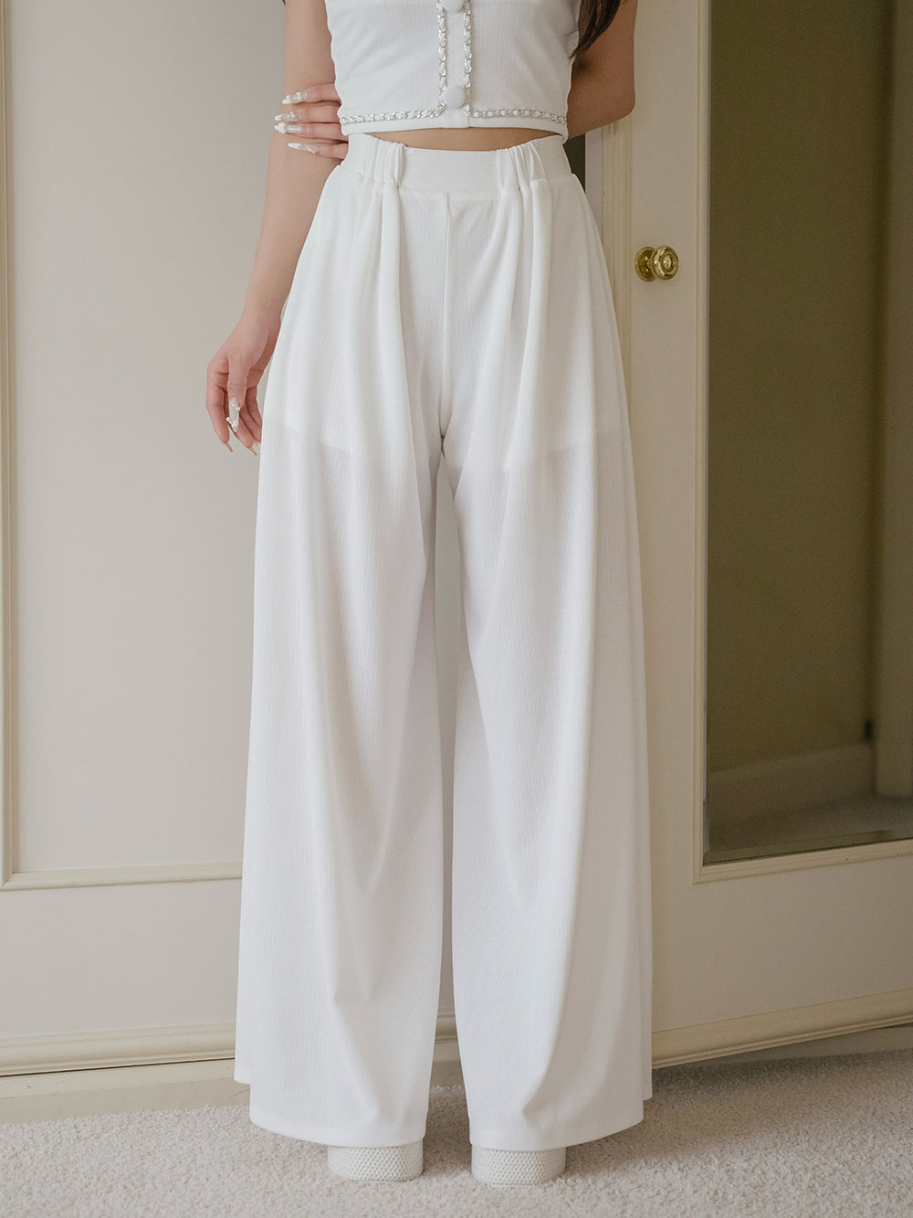 モデル：158cm（着用サイズ：FREE　着用カラー：WHT）