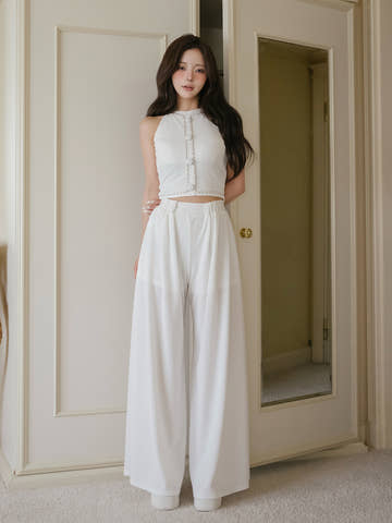 モデル：158cm（着用サイズ：FREE　着用カラー：WHT）