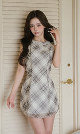 モデル：158cm（着用サイズ：FREE　着用カラー：GRY）