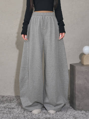 モデル：158cm（着用サイズ：FREE　着用カラー：GRY）