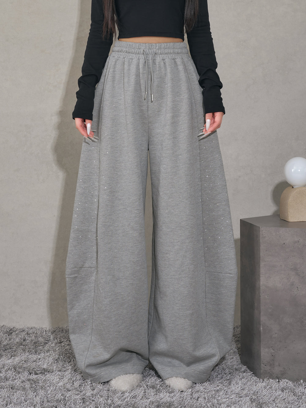 モデル：158cm（着用サイズ：FREE　着用カラー：GRY）