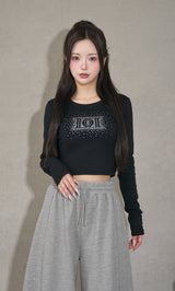 モデル：158cm（着用サイズ：FREE　着用カラー：BLK）