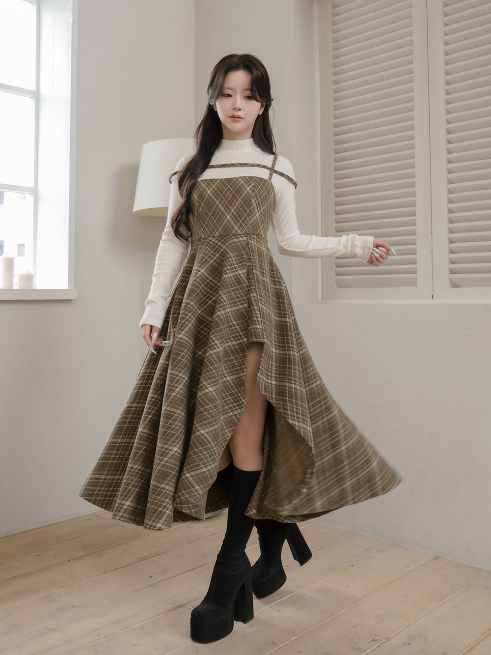 モデル：158cm（着用サイズ：FREE　着用カラー：MOC）