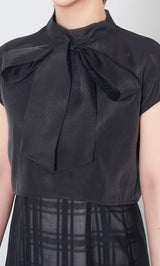 モデル：163cm（着用サイズ：FREE　着用カラー：BLK）