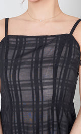 モデル：163cm（着用サイズ：FREE　着用カラー：BLK）