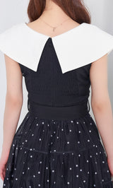 モデル：158cm（着用サイズ：FREE　着用カラー：BLK）