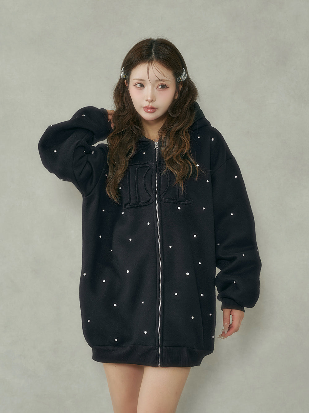 モデル：158cm（着用サイズ：FREE　着用カラー：BLK）