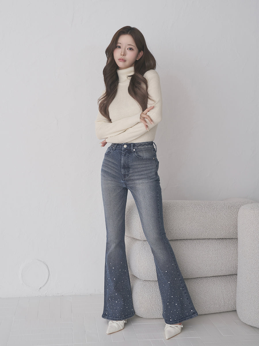 モデル：158cm（着用サイズ：XS　着用カラー：BLU）