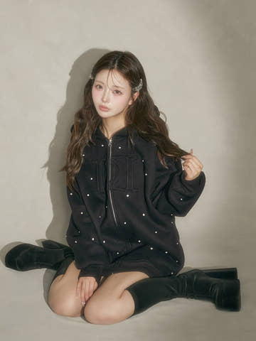 モデル：158cm（着用サイズ：FREE　着用カラー：BLK）