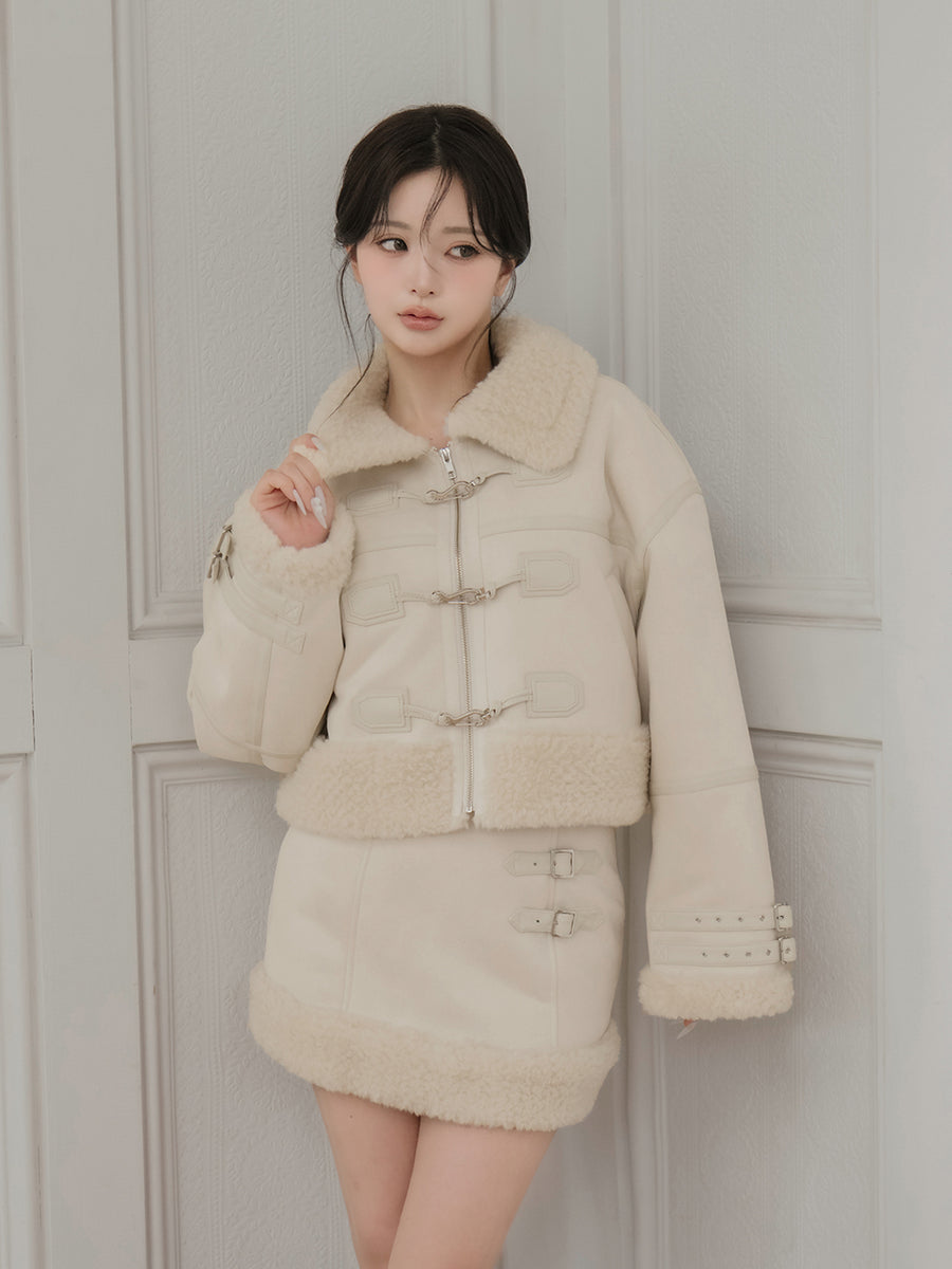 モデル：158cm（着用サイズ：S　着用カラー：IVO）