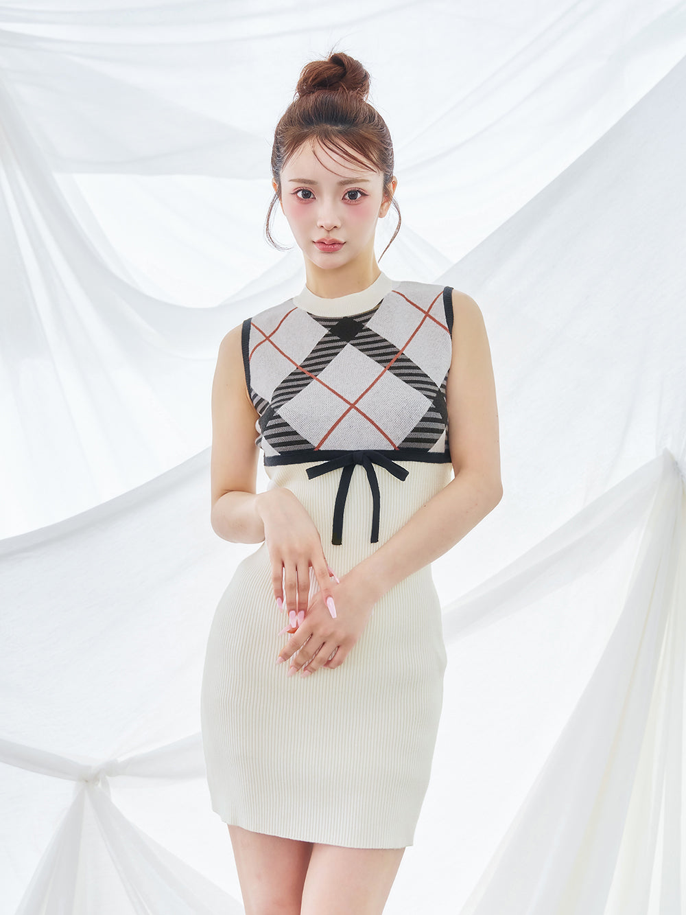 モデル：158cm（着用サイズ：FREE　着用カラー：IVO）