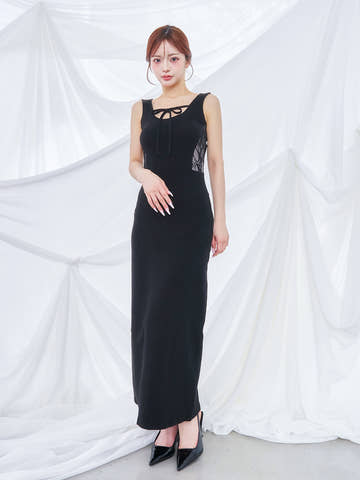 モデル：158cm（着用サイズ：FREE　着用カラー：BLK）