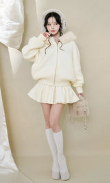 モデル：158cm（着用サイズ：FREE　着用カラー：IVO）