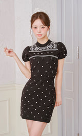 モデル：158cm（着用サイズ：FREE　着用カラー：BLK）