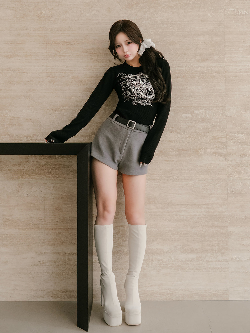 モデル：158cm（着用サイズ：FREE　着用カラー：BLK）