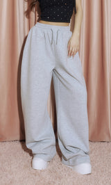 モデル：158cm（着用サイズ：FREE　着用カラー：GRY）