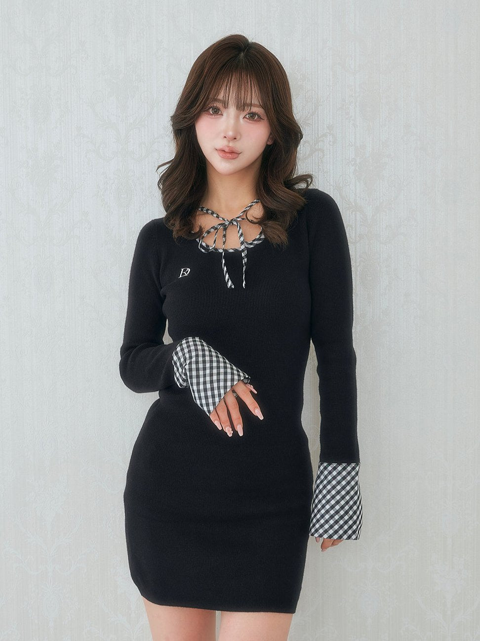 モデル：158cm（着用サイズ：FREE　着用カラー：BLK）